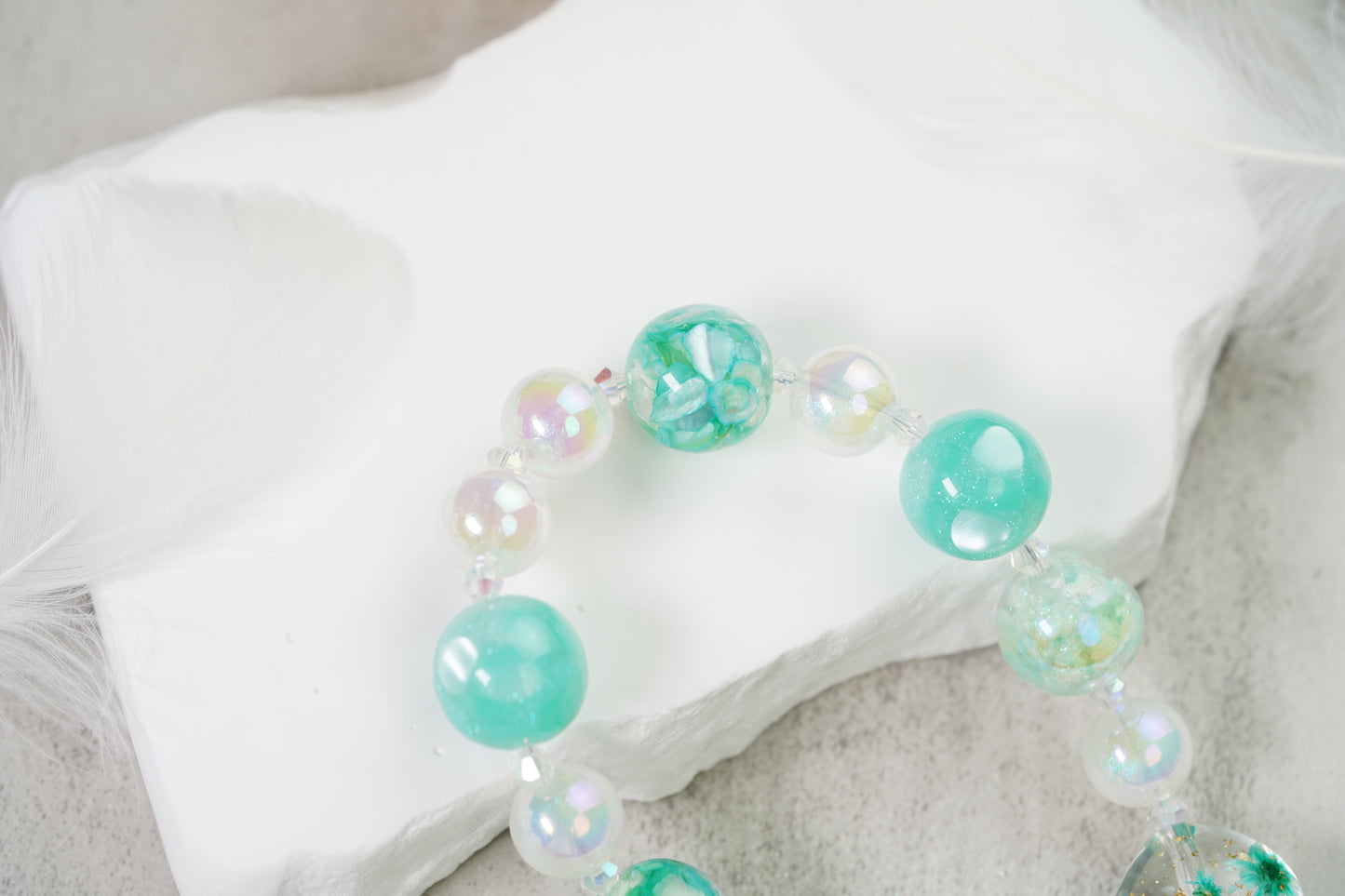 個性的な組み合わせをプレイして、このアクリルチェーンは生活を面白くします!