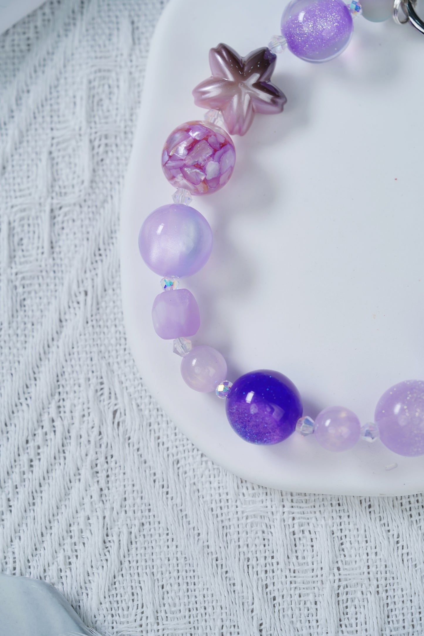 星と愛は鎖の間に隠れている