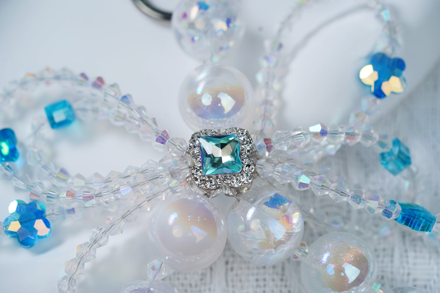 幻想的な晶彩、アクリルチェーン点灯生活