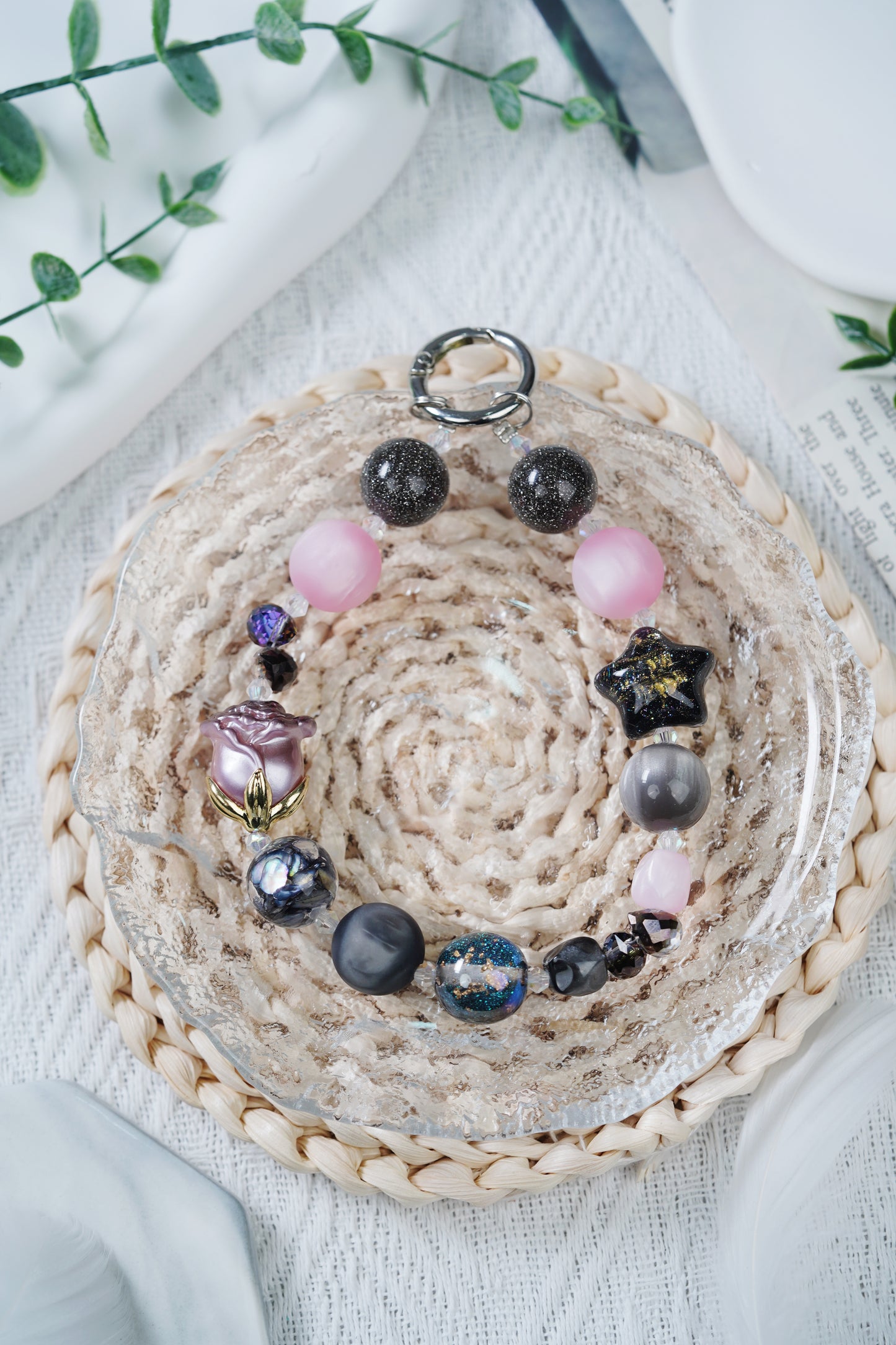 幻想的なミックス風チェーンが、あなたのおしゃれな日常を明るくします