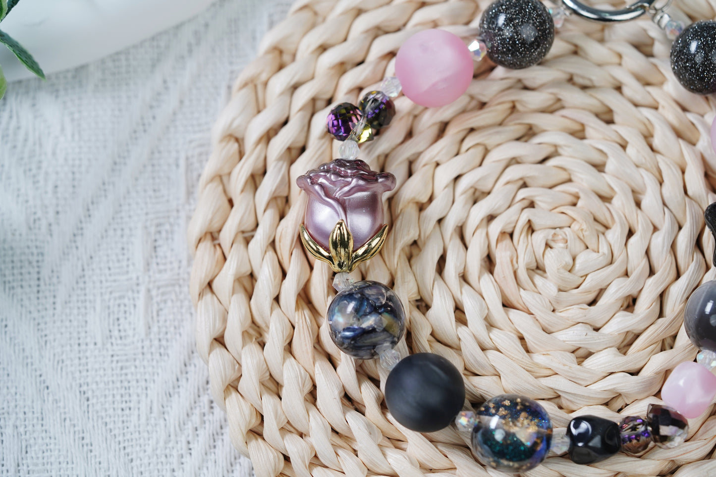 幻想的なミックス風チェーンが、あなたのおしゃれな日常を明るくします