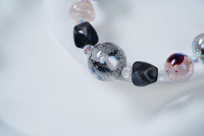 腕間銀河✨ ピンクの霧のバラと星のススキをつなぎ合わせて、それぞれの玉には小さなロマンが隠されていて、つけると摘みたくない～