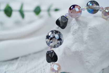 腕間銀河✨ ピンクの霧のバラと星のススキをつなぎ合わせて、それぞれの玉には小さなロマンが隠されていて、つけると摘みたくない～