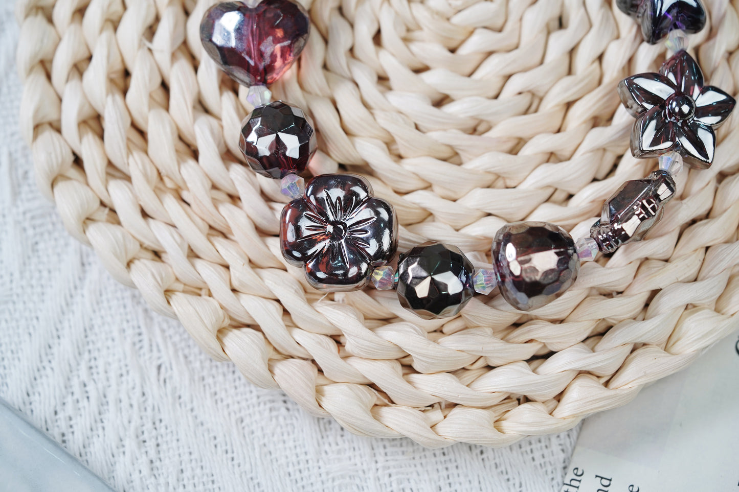 銀河のかけら、ピンクダイヤの優しさとバラの綺夢を、腕の間の小宇宙に串刺しにして、誰が誰をかぶるのか雰囲気感美女～