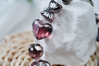 個性的な暗黒風、鎖を解く新しい潮流