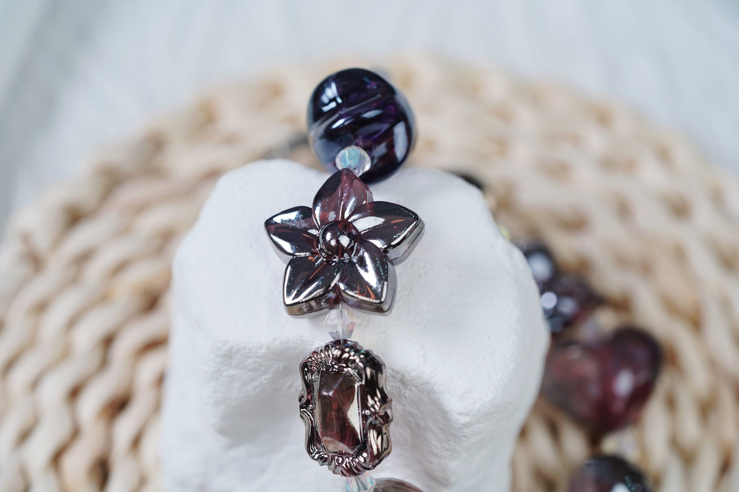 個性的な暗黒風、鎖を解く新しい潮流