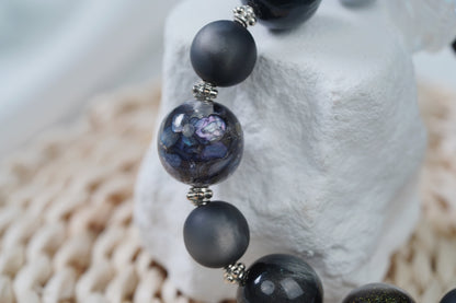 神秘的でクールなチェーン、個性的な魅力がアップグレード