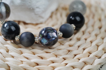 神秘的でクールなチェーン、個性的な魅力がアップグレード