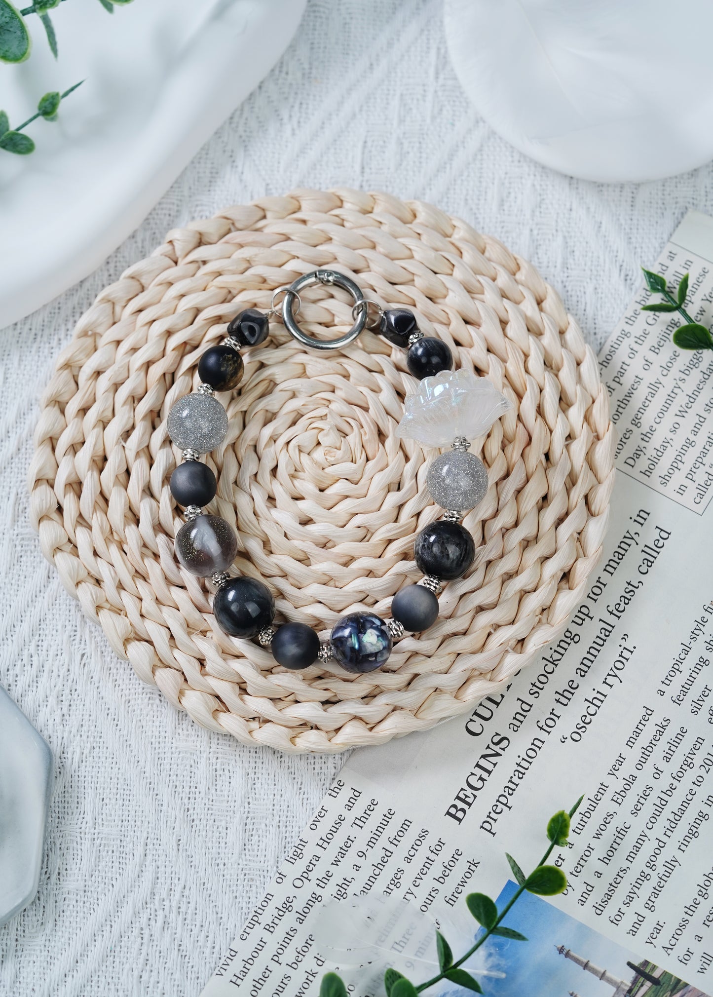 神秘的でクールなチェーン、個性的な魅力がアップグレード