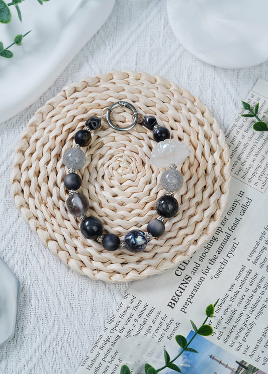 神秘的でクールなチェーン、個性的な魅力がアップグレード