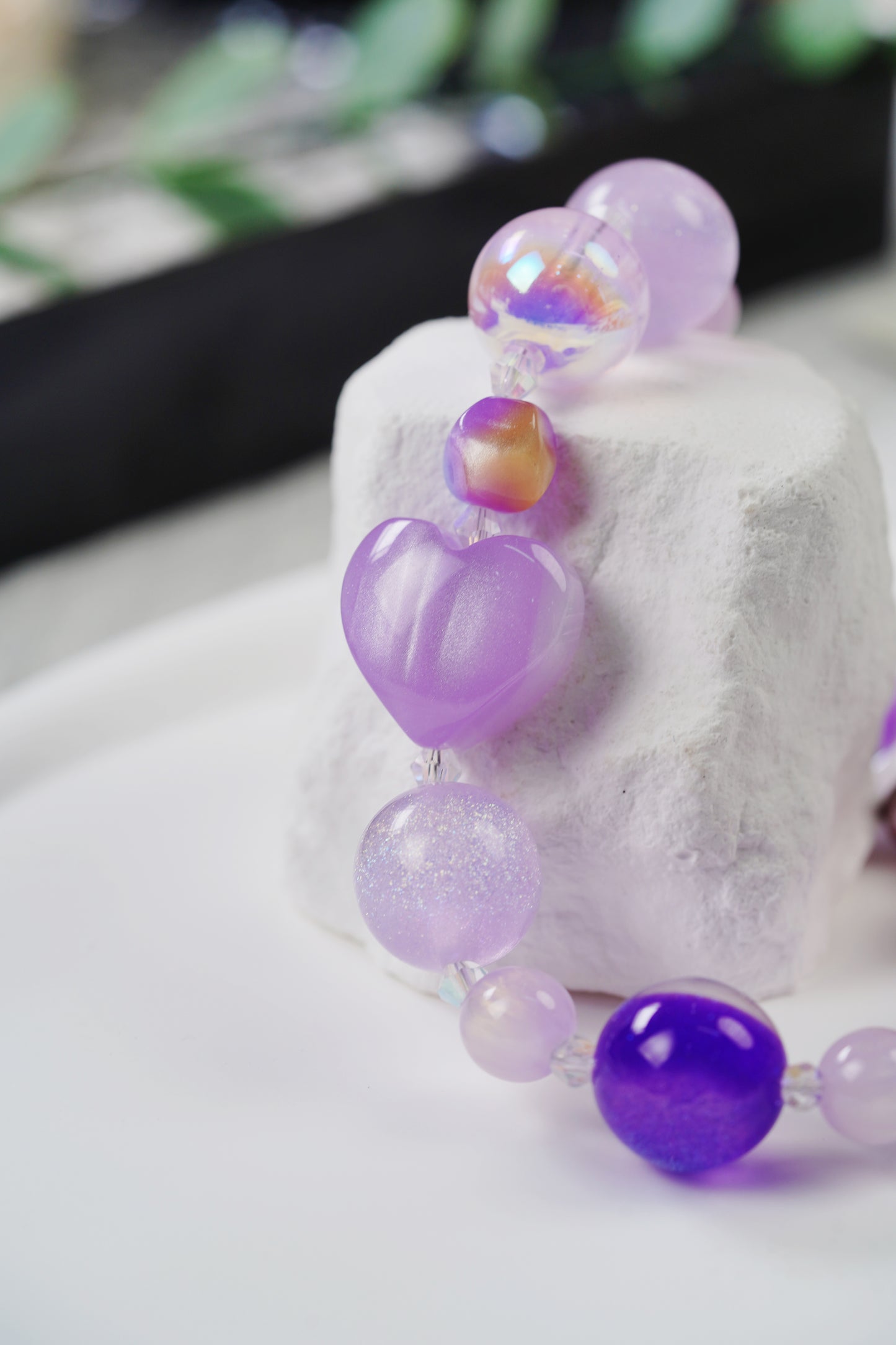 幻想的な紫の結晶に出会い、おしゃれな新寵愛を解く