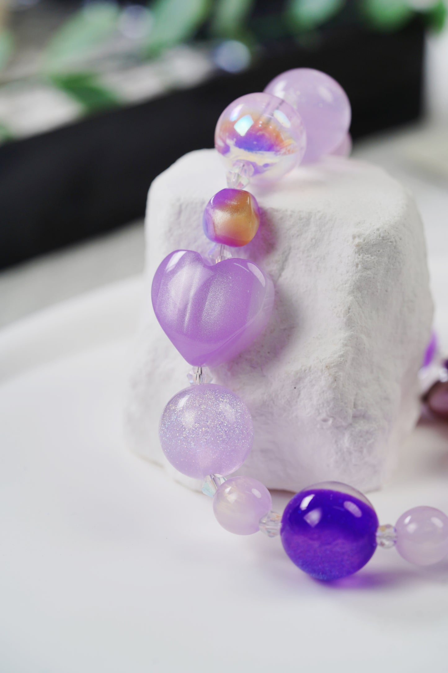 幻想的な紫の結晶に出会い、おしゃれな新寵愛を解く